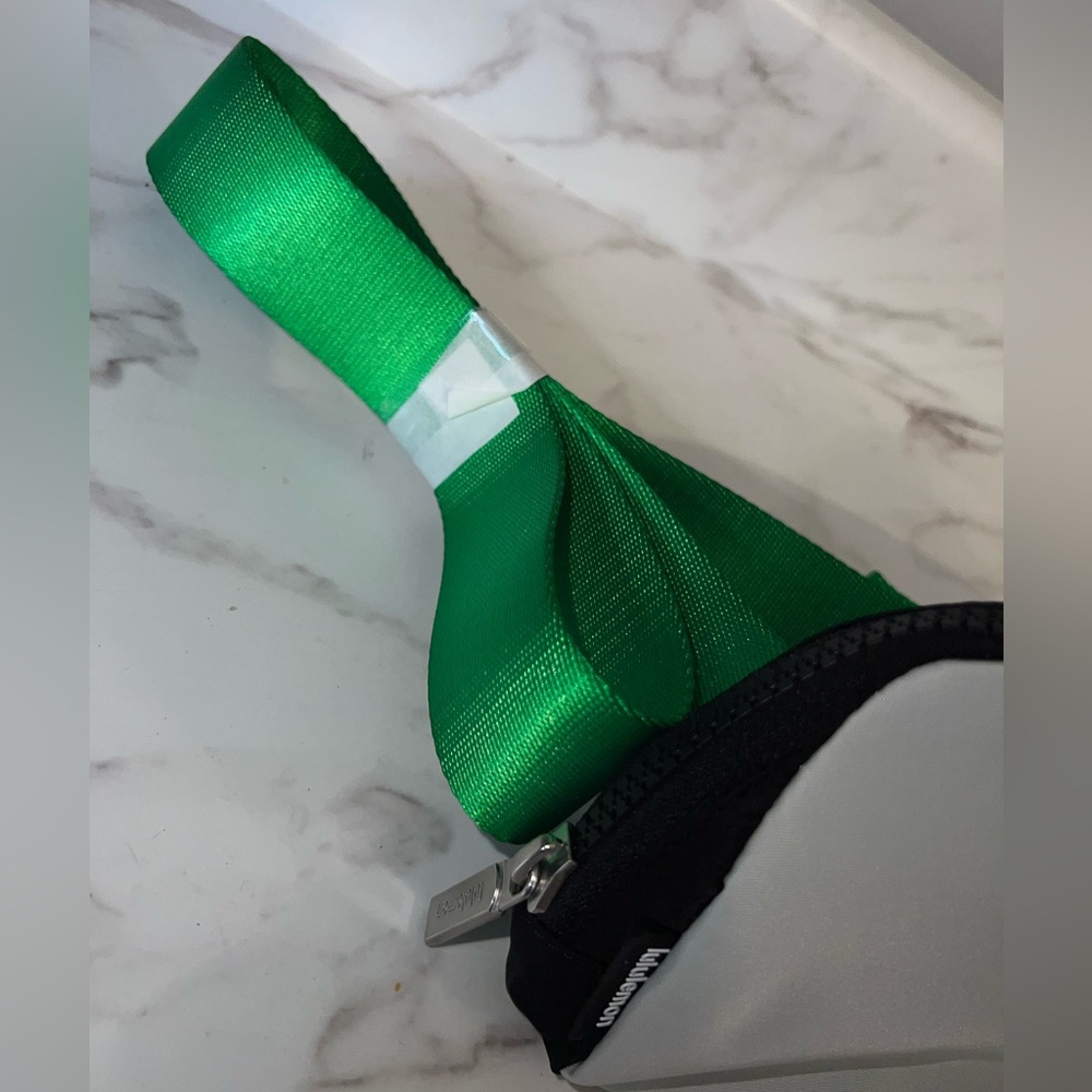 RARE scream green vapor Lululemon belt bag brand new - Picture 4 of 9